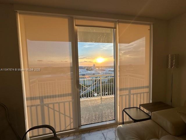 TURNBERRY ON THE GREEN CO - Residential Lease