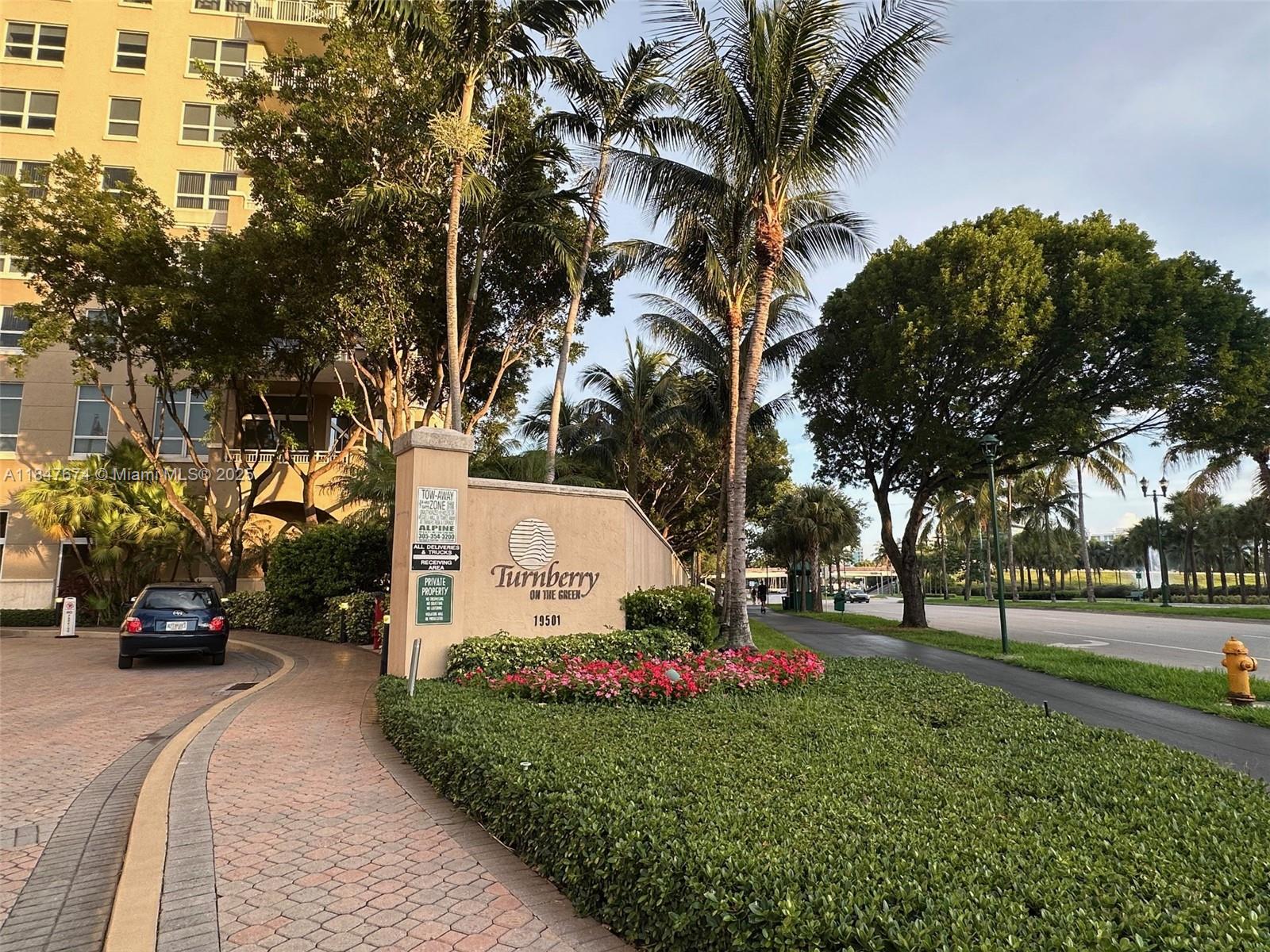 TURNBERRY ON THE GREEN CO - Residential Lease