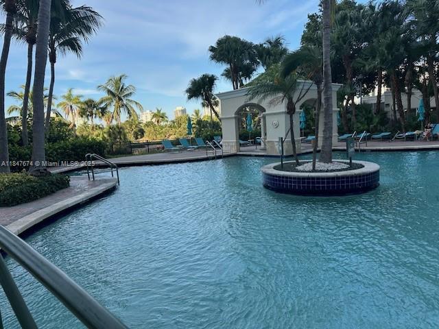 TURNBERRY ON THE GREEN CO - Residential Lease