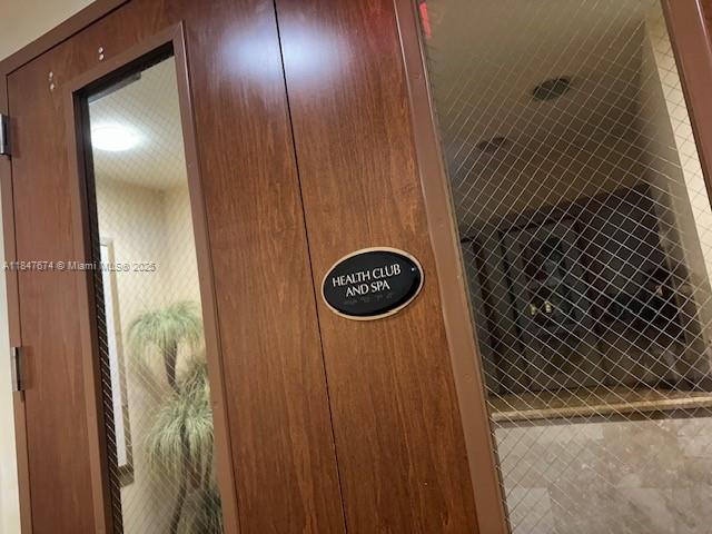 TURNBERRY ON THE GREEN CO - Residential Lease