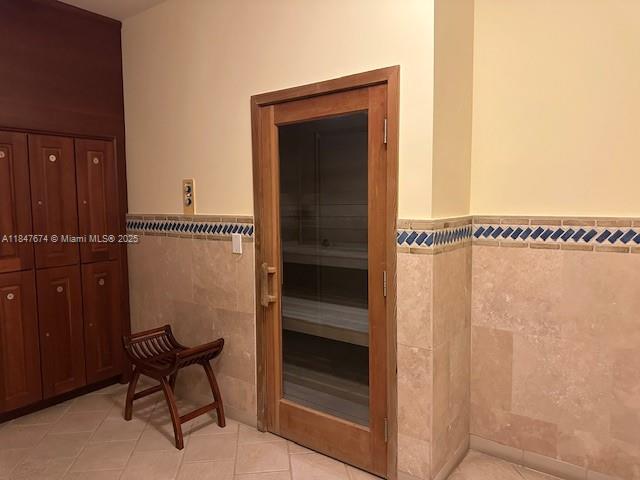 TURNBERRY ON THE GREEN CO - Residential Lease