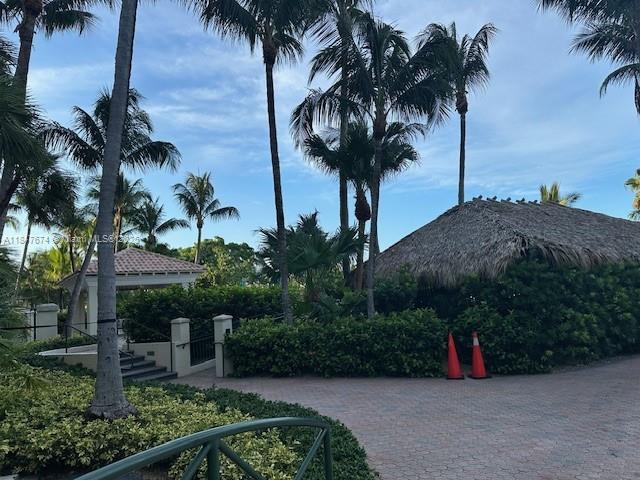 TURNBERRY ON THE GREEN CO - Residential Lease