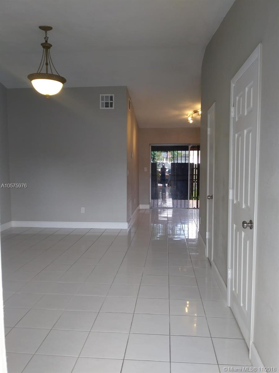 DEVON AIRE VILLAS SEC 8 - Residential