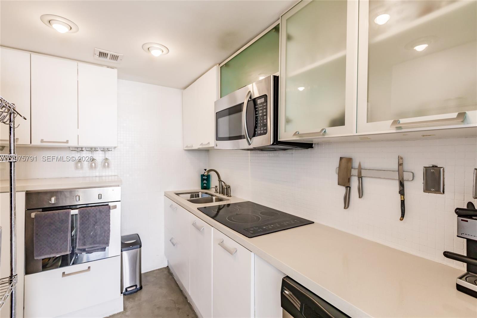 MIRADOR 1000 CONDO - Residential Lease