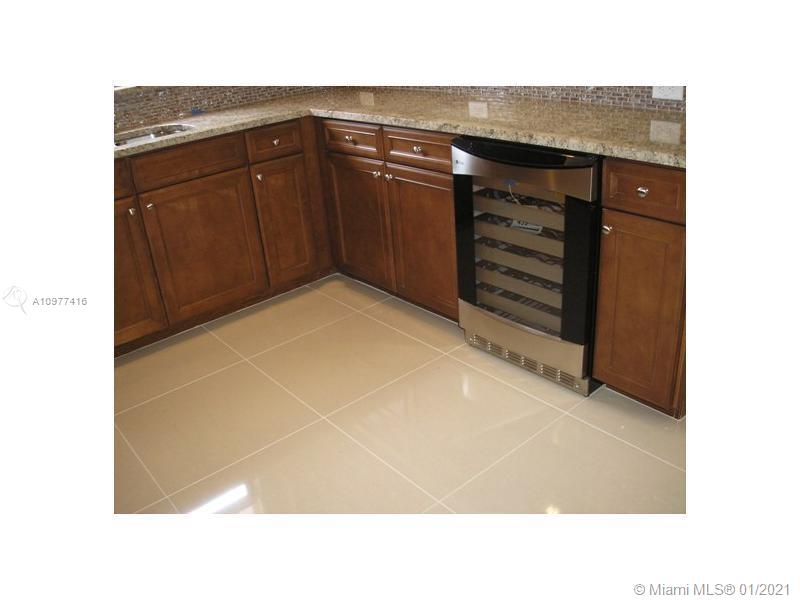 DORAL BREEZE - Residential Lease