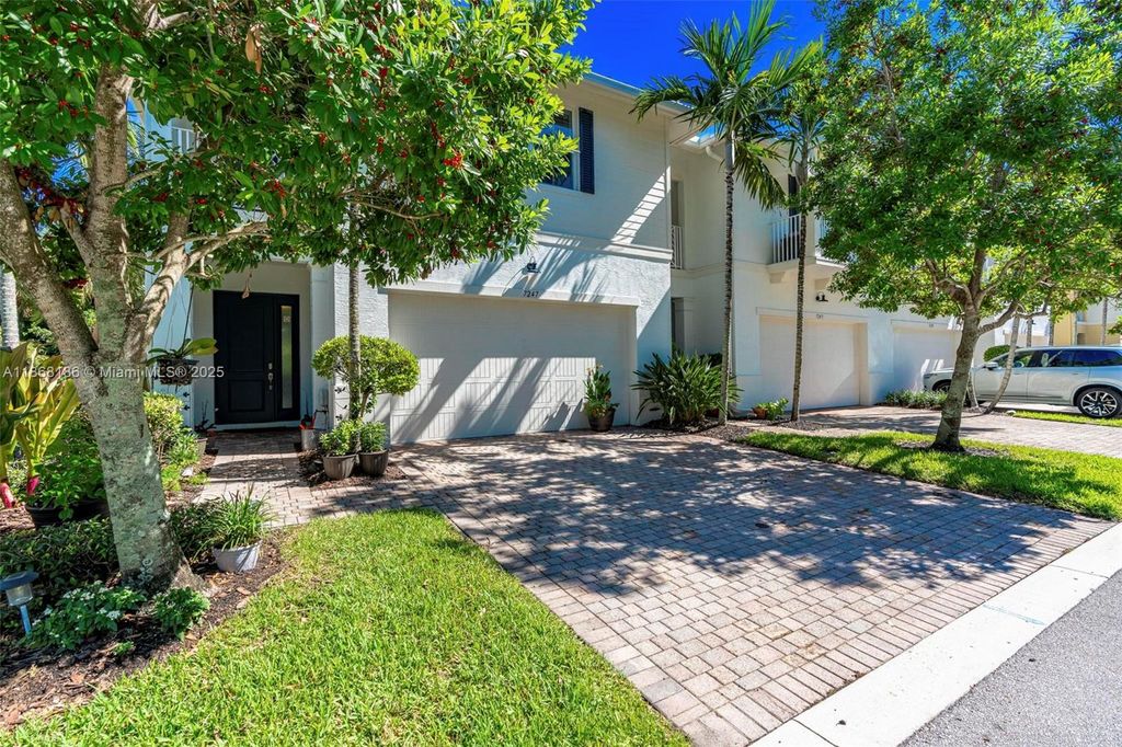 Photo of 7247 Oxford Ct, Palm Beach Gardens, FL 33418 (MLS # A11868186)