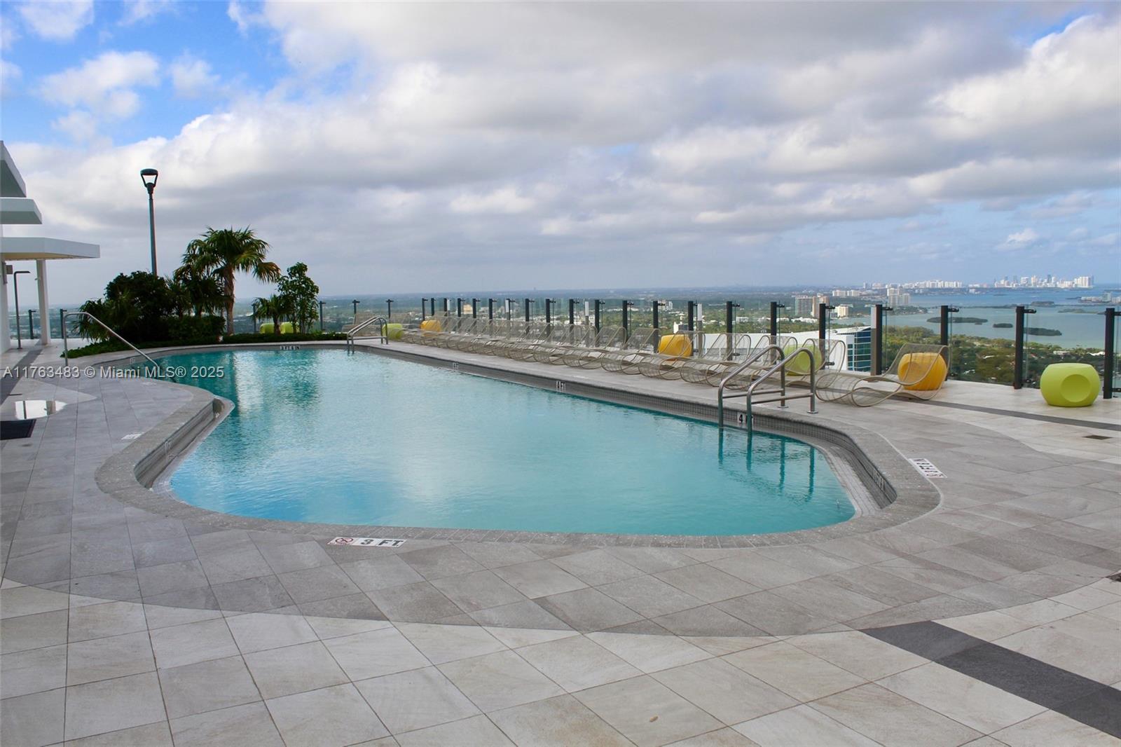 PARAISO BAYVIEWS CONDO - Residential