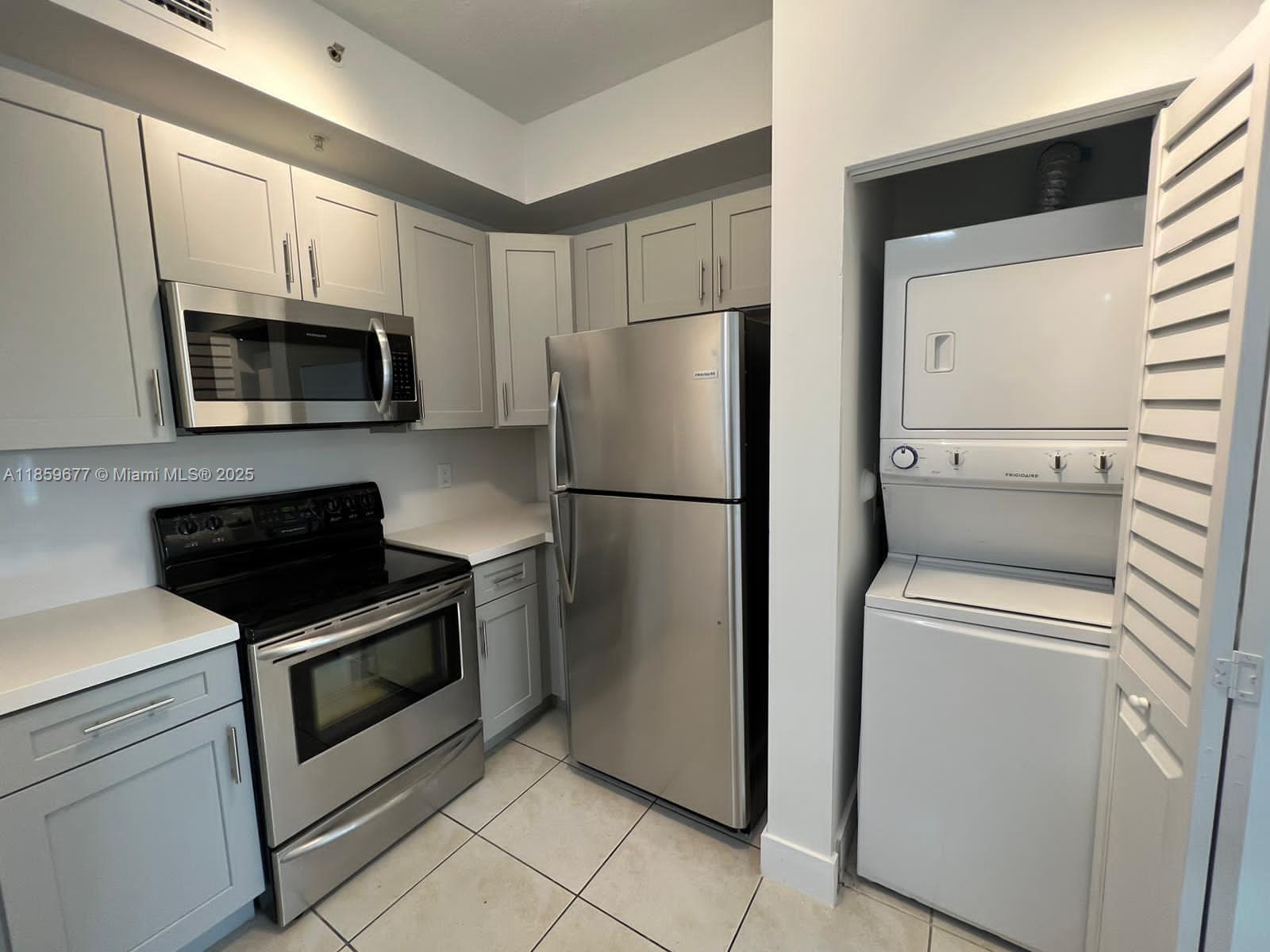 !!! iMPECABLE unit with 2 Bedrooms and 2 Full Bathrooms located on the second floor - VACANT AND READY TO MOVE IN, washer and dryer (large size) inside the unit. bathrooms remodeled... A must see unit in the beautiful gated community of "PALM GARDENS AT DORAL", clubhouse with gym and swimming pool in the complex. Perfect Doral location right next to Turnpike exit on 74th St.... 2 parking spaces !!!! Super EASY TO SHOW with lockbox, contact listing agent... Welcome Realtors - bring your offers !!!!
