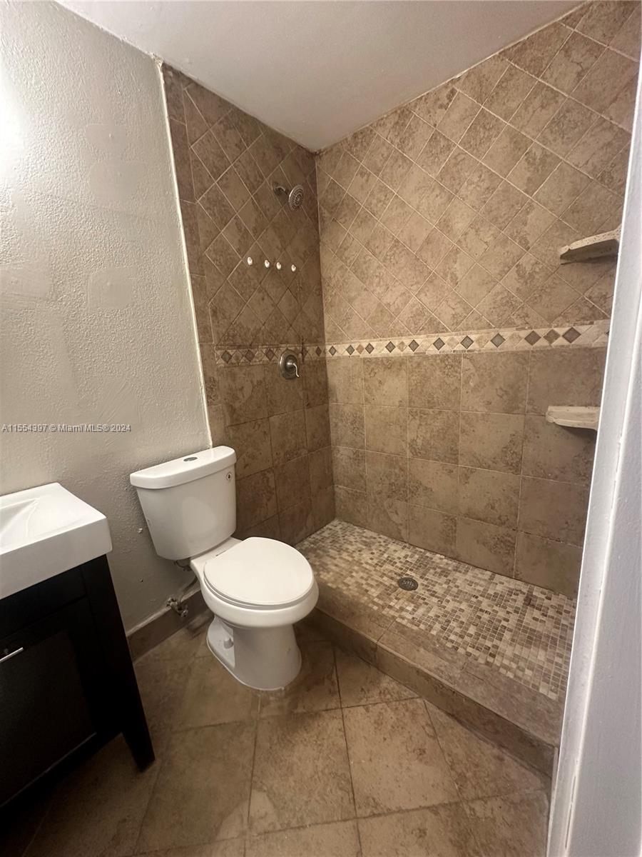 ALFIE MANOR - Residential Lease