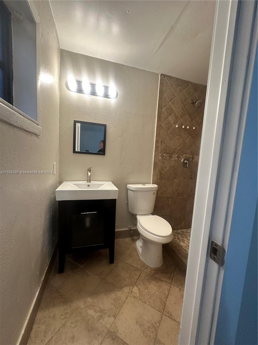 ALFIE MANOR - Residential Lease