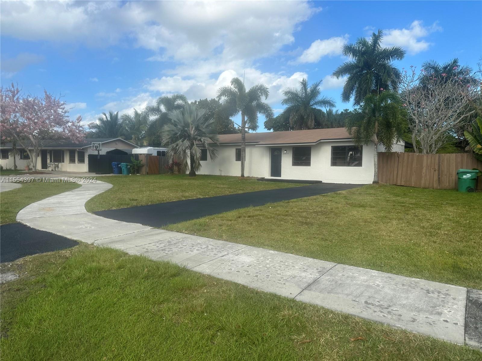 Nestled in a cul da sac, this 3 Bedroom 2 Bath house is a great place to raise a family.  Freshly painted and ready to move in.  No homeowners association.  Great size backyard.
