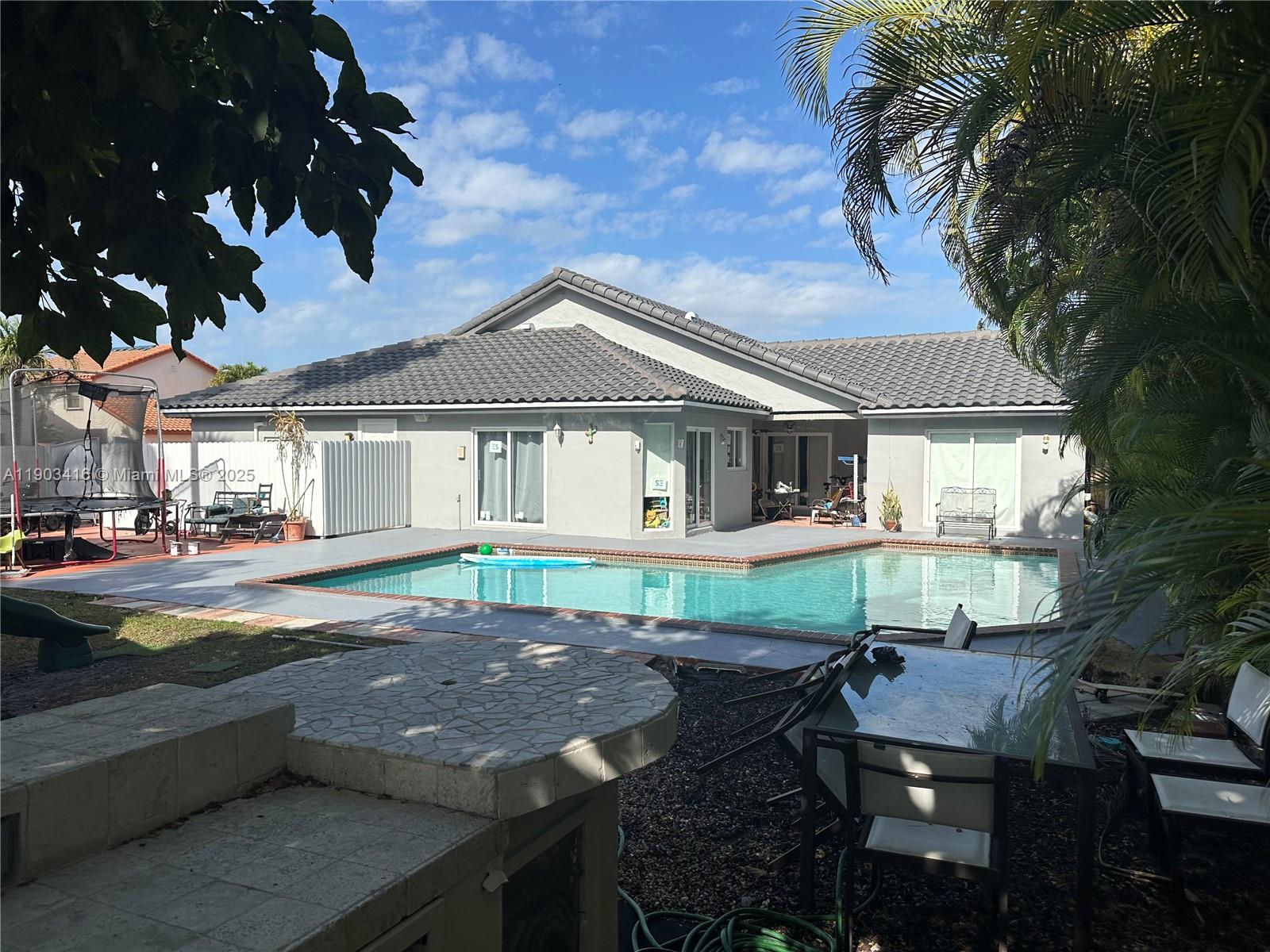 FAIRVIEW HOMES - Residential