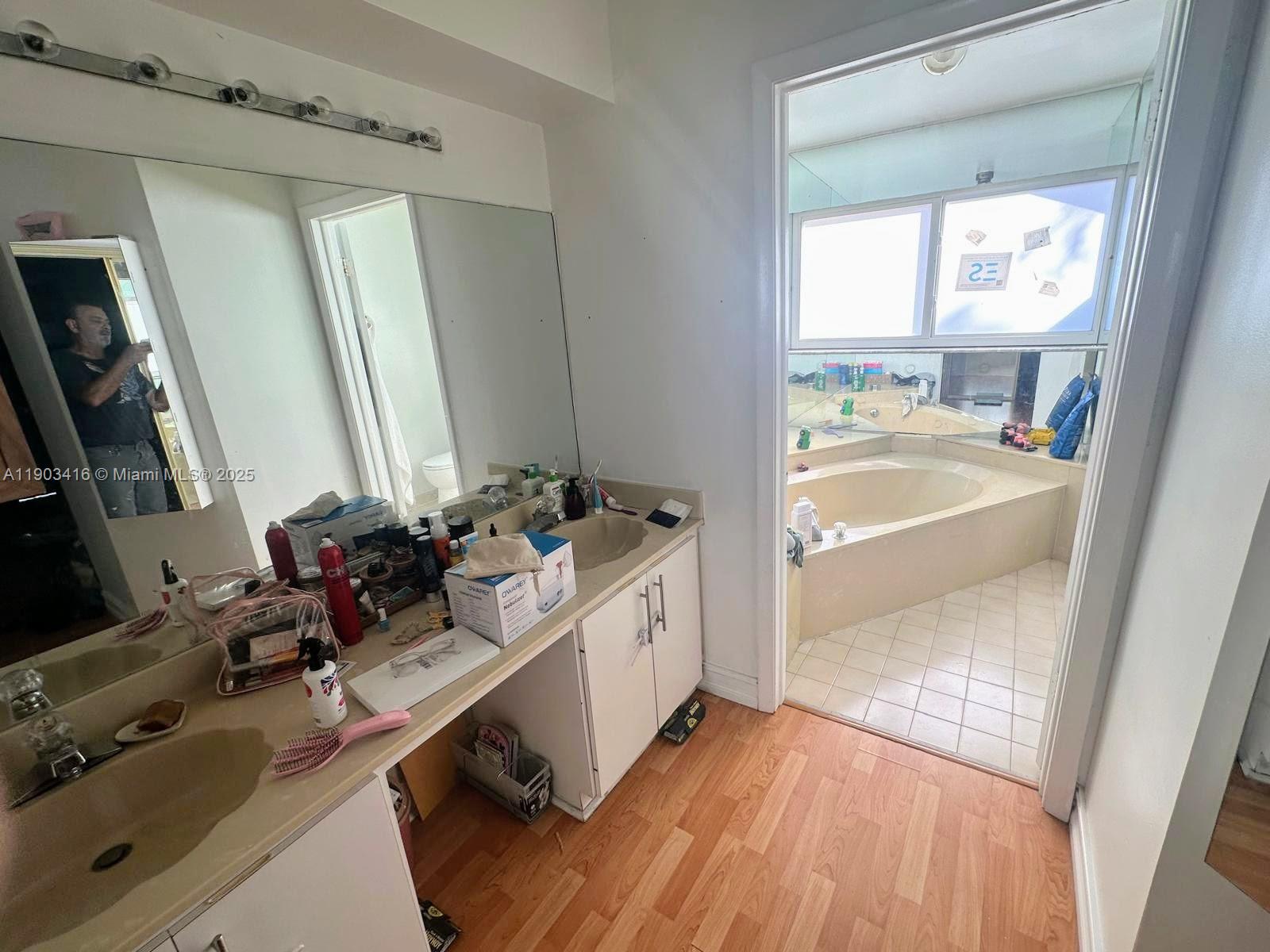 FAIRVIEW HOMES - Residential