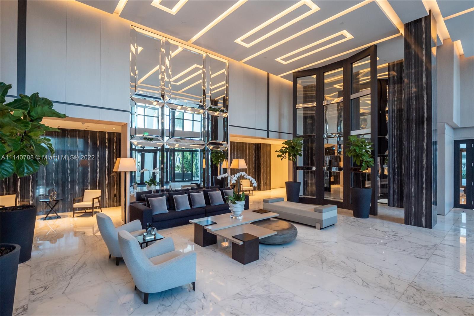 CONTINUUM ON SOUTH BEACH - Residential