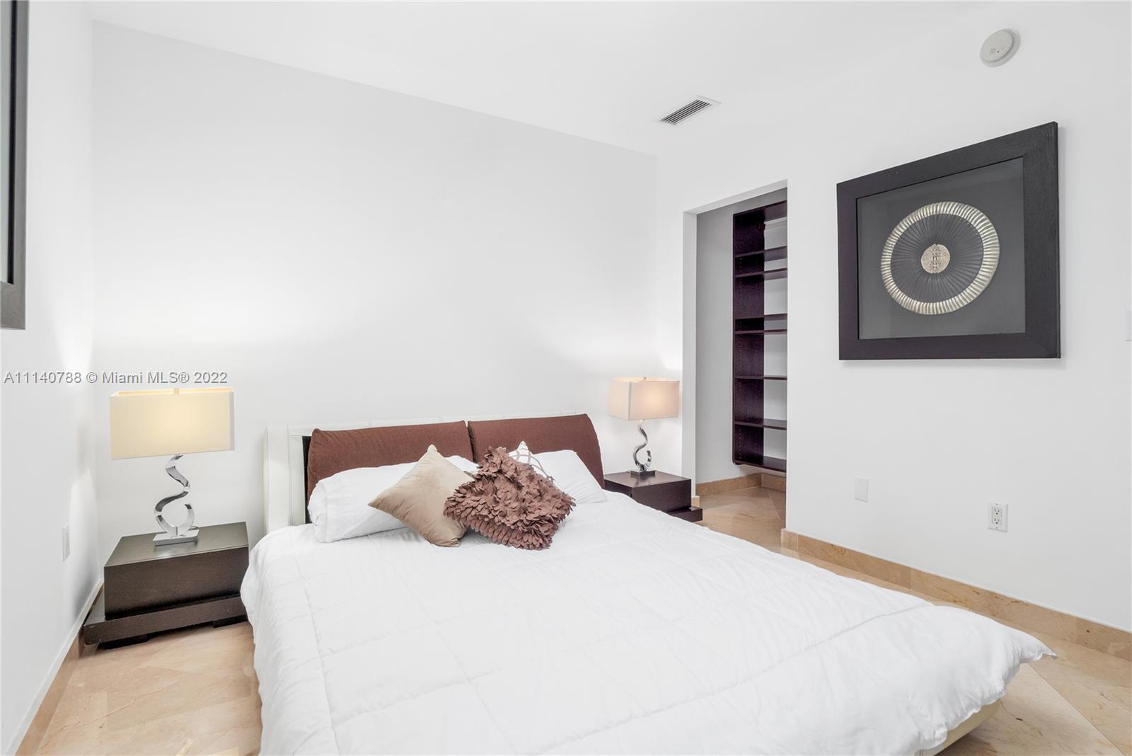 CONTINUUM ON SOUTH BEACH - Residential