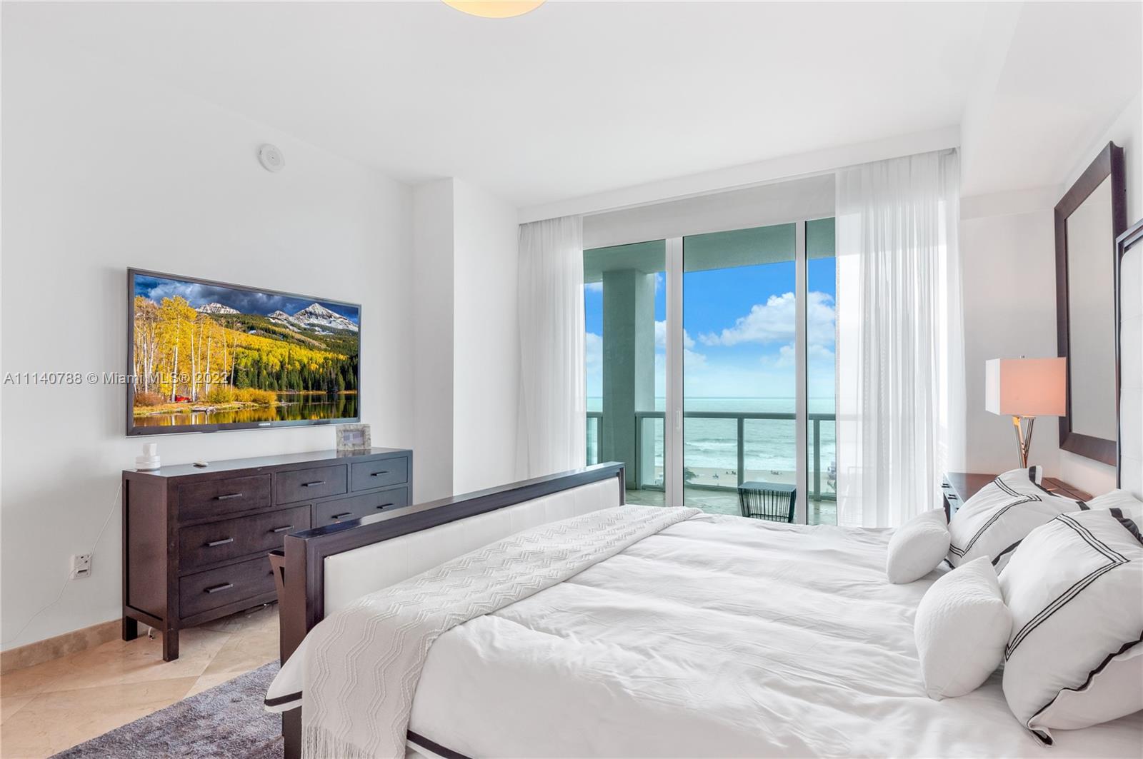 CONTINUUM ON SOUTH BEACH - Residential