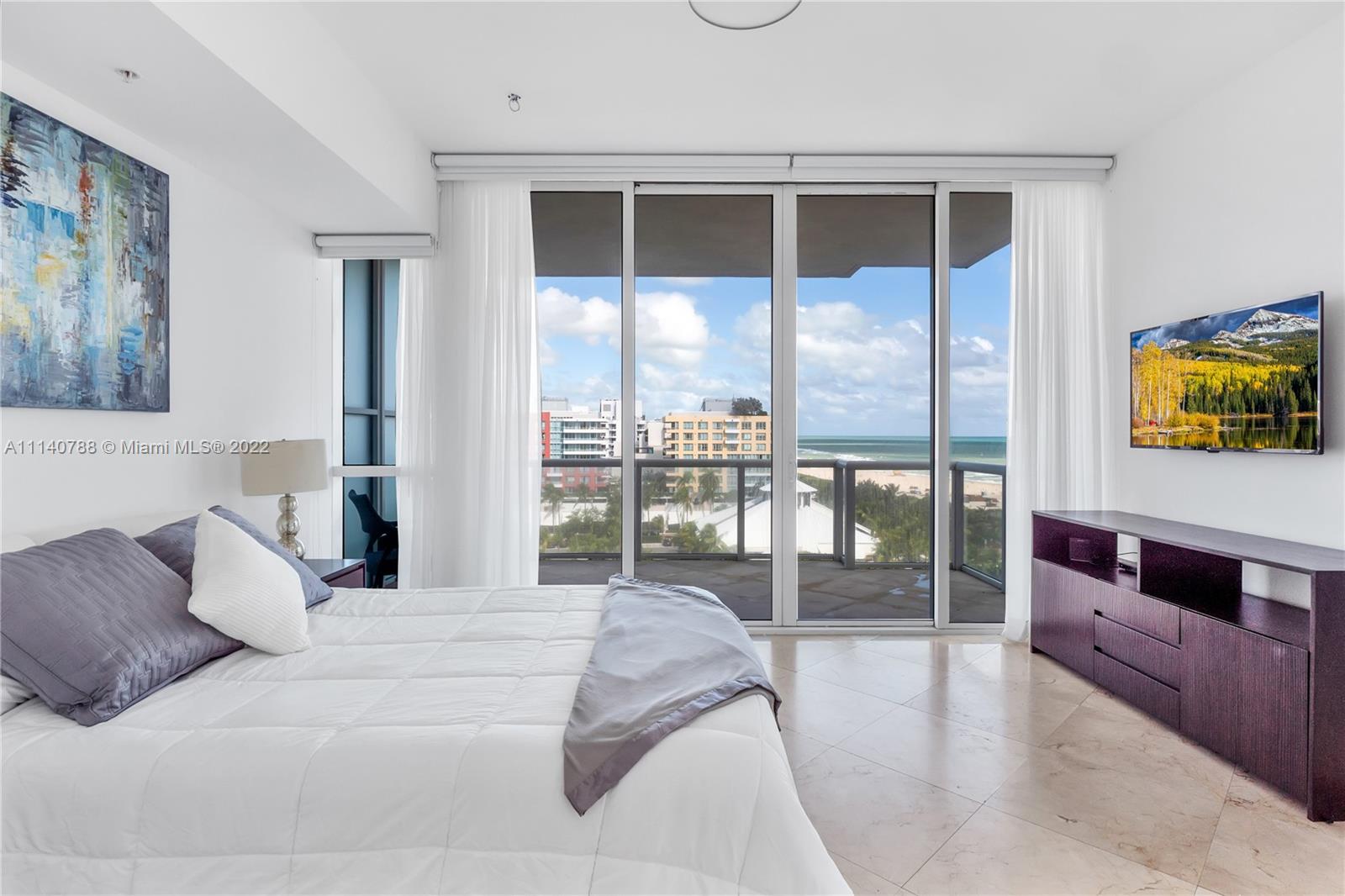 CONTINUUM ON SOUTH BEACH - Residential
