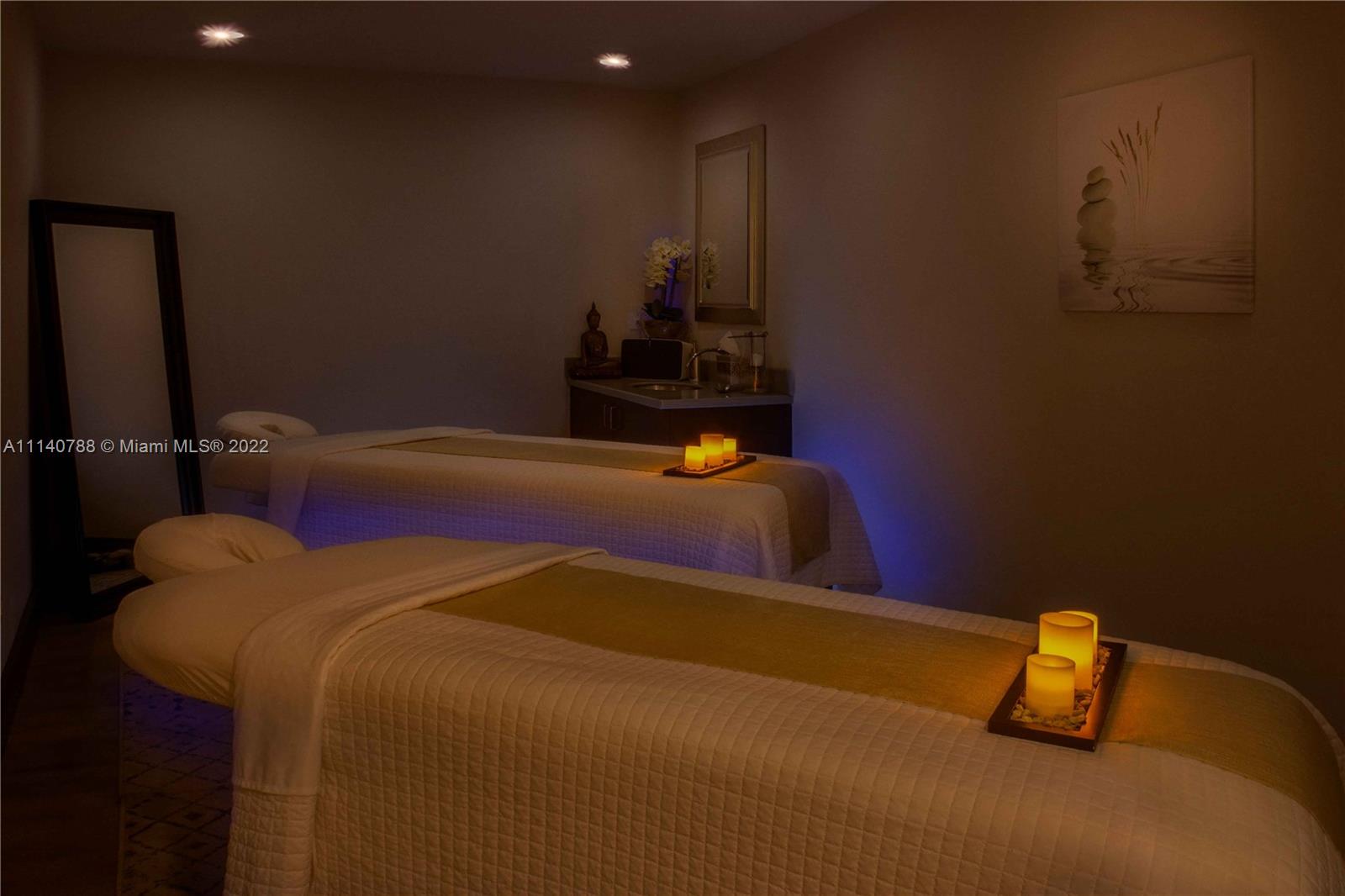 CONTINUUM ON SOUTH BEACH - Residential