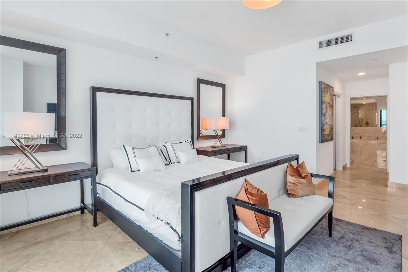 CONTINUUM ON SOUTH BEACH - Residential