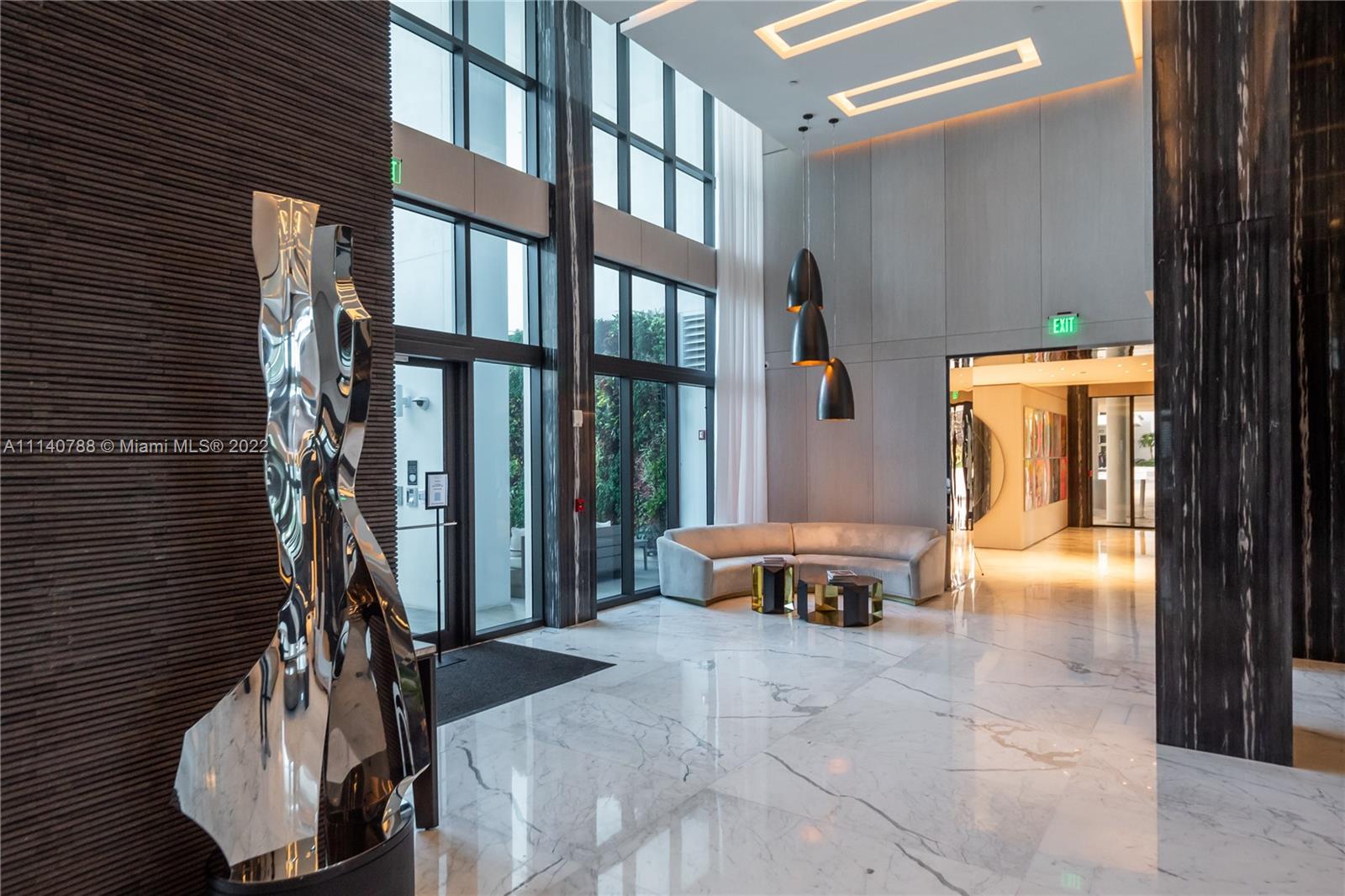 CONTINUUM ON SOUTH BEACH - Residential