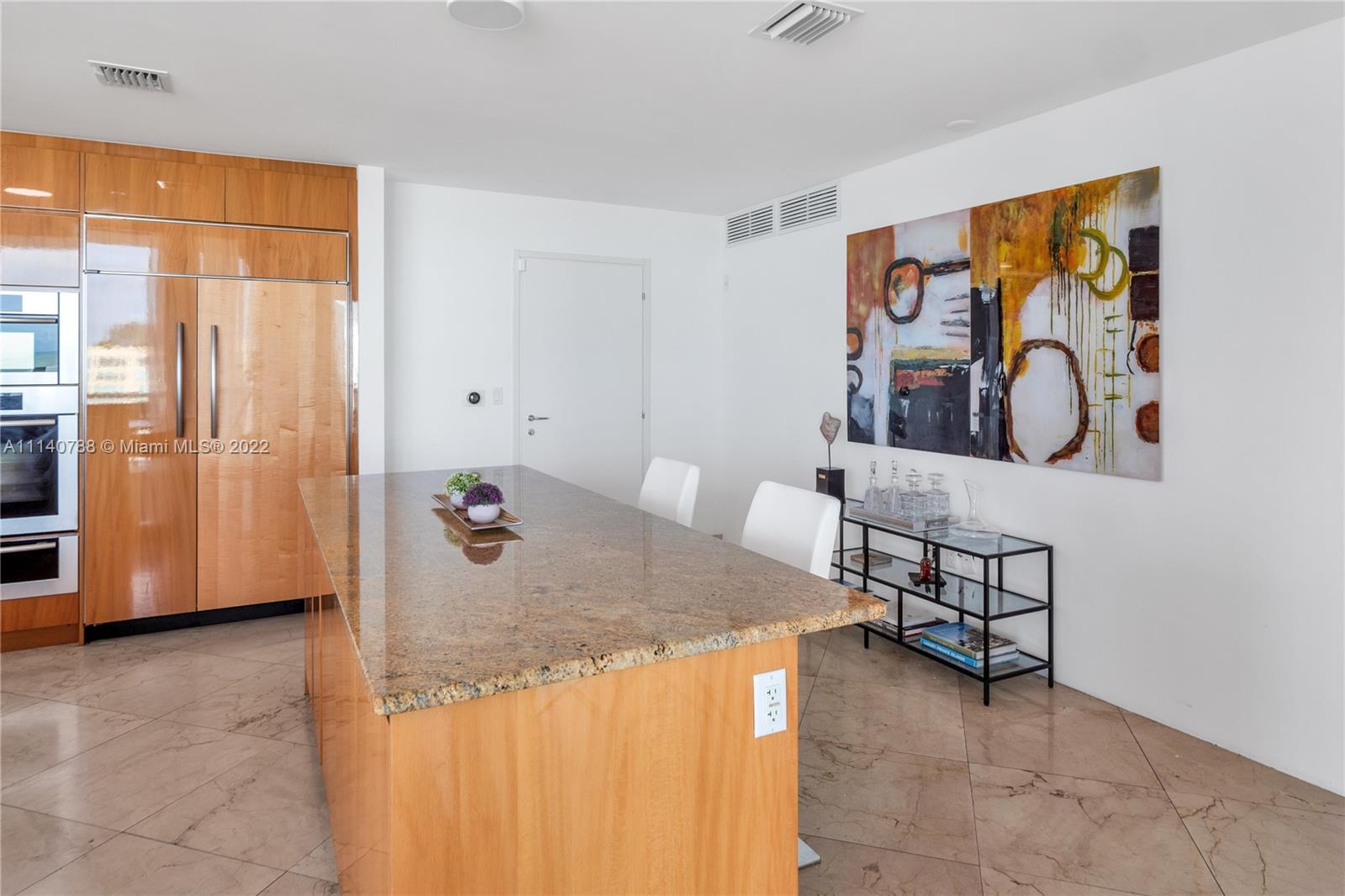 CONTINUUM ON SOUTH BEACH - Residential