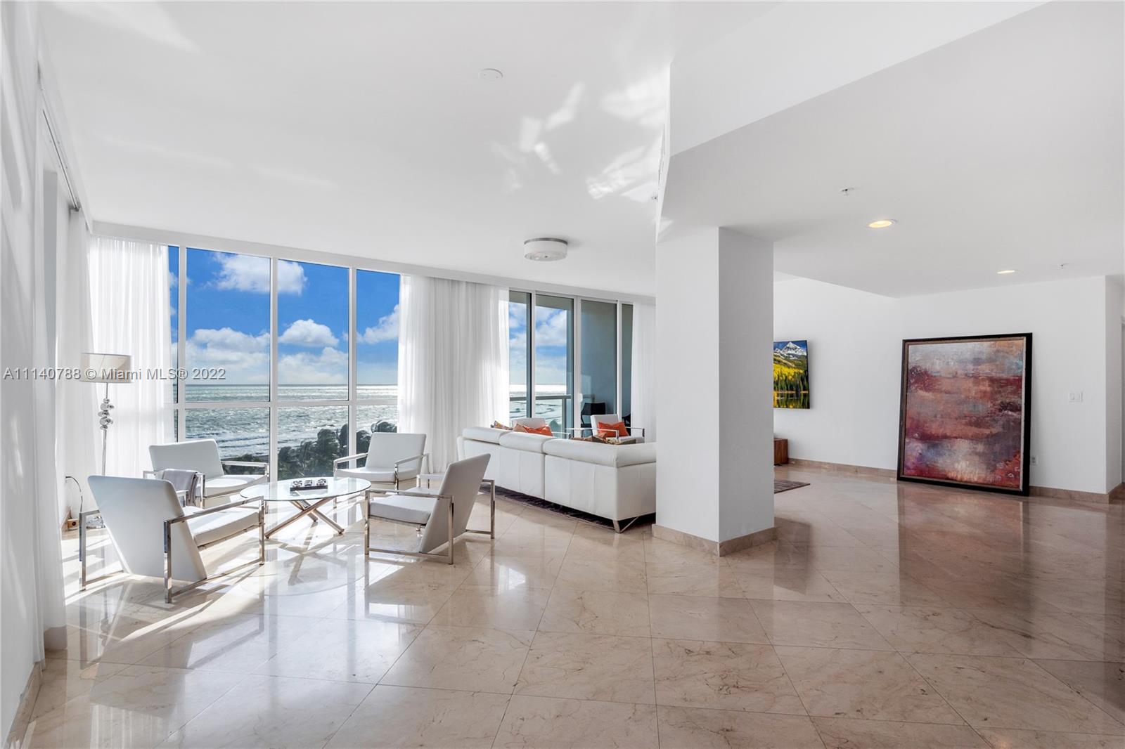 CONTINUUM ON SOUTH BEACH - Residential