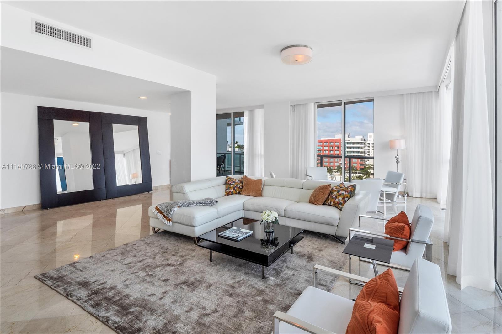 CONTINUUM ON SOUTH BEACH - Residential