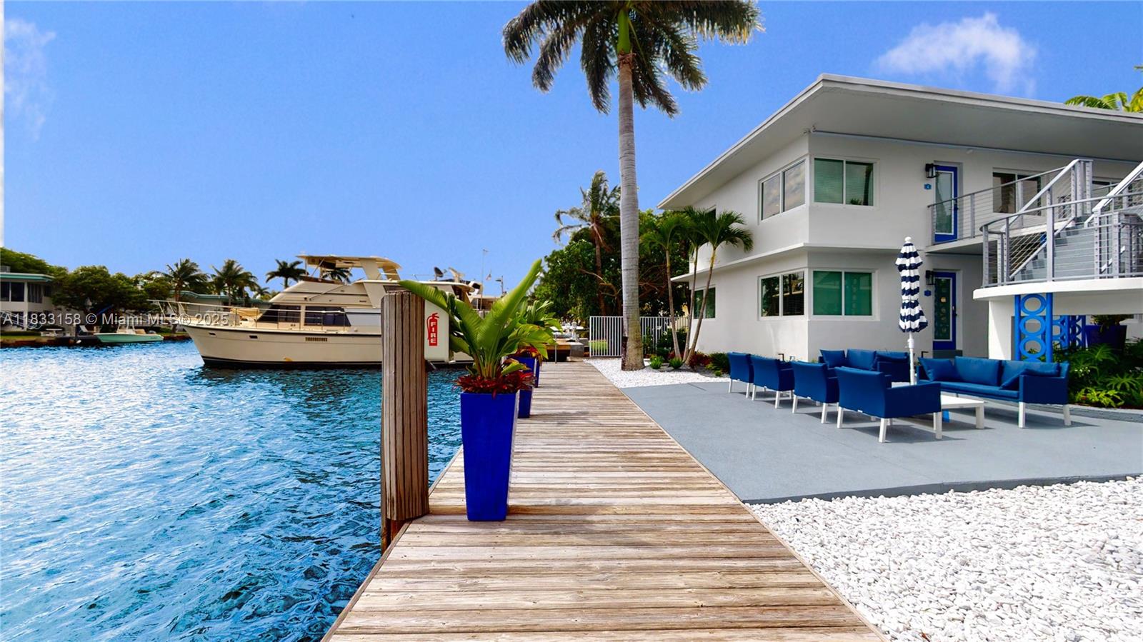 A beautifully appointed apartment in Las Olas. Fully (and tastefully) furnished. Hurricane impact windows, security cameras, and onsite management. Laundry facilities on first floor. Assigned parking. A cool, modern, waterfront boutique building, with great upkeep and maintenance. One of the greatest location in Fort Lauderdale, on the water, off of Las Olas boulevard. Easy to show! Rapid approval process. Great value: all amenities (other than electricity) are included!