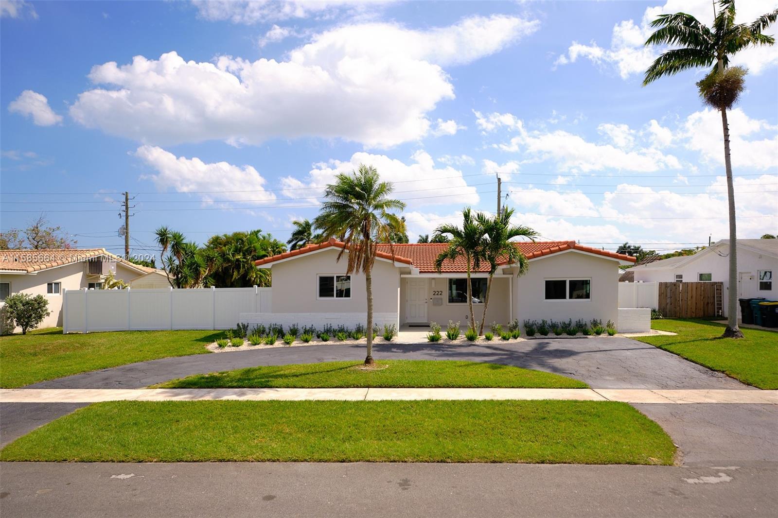 Property for Sale at 222 Se 3rd Pl, Dania Beach, Miami-Dade County, Florida - Bedrooms: 4 
Bathrooms: 4  - $1,075,000