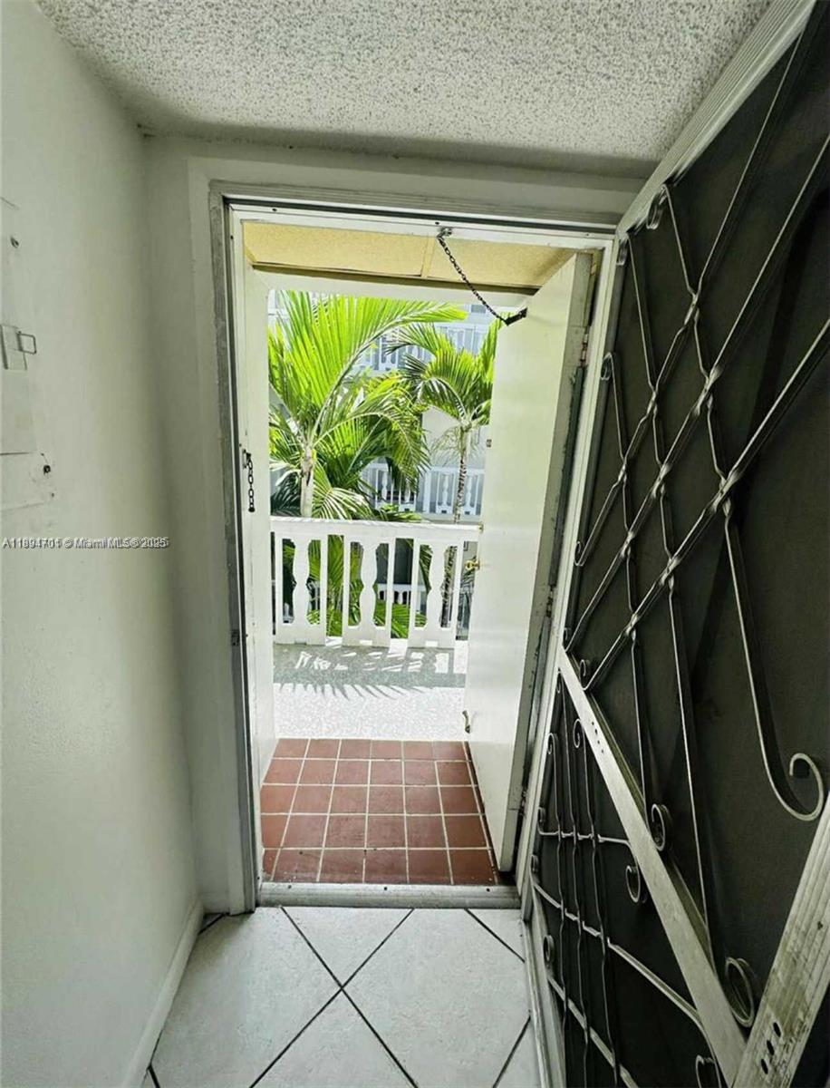 THIRD GULFSTREAM GARDEN - Residential Lease