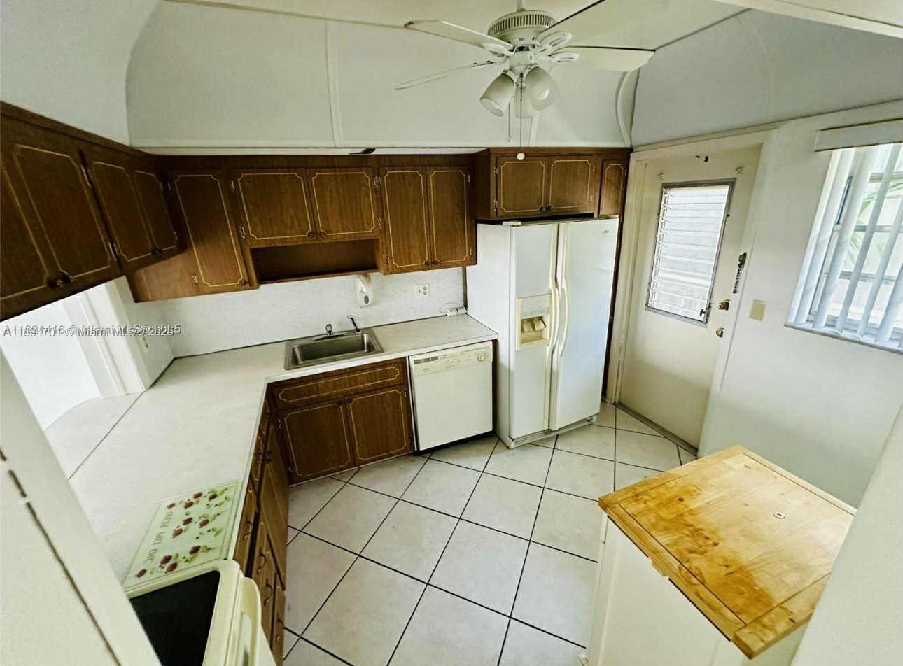 THIRD GULFSTREAM GARDEN - Residential Lease