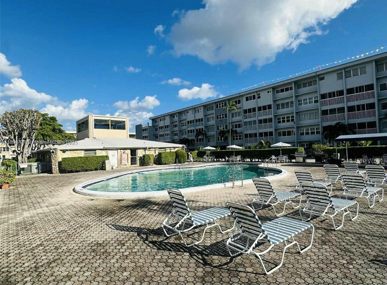 THIRD GULFSTREAM GARDEN - Residential Lease