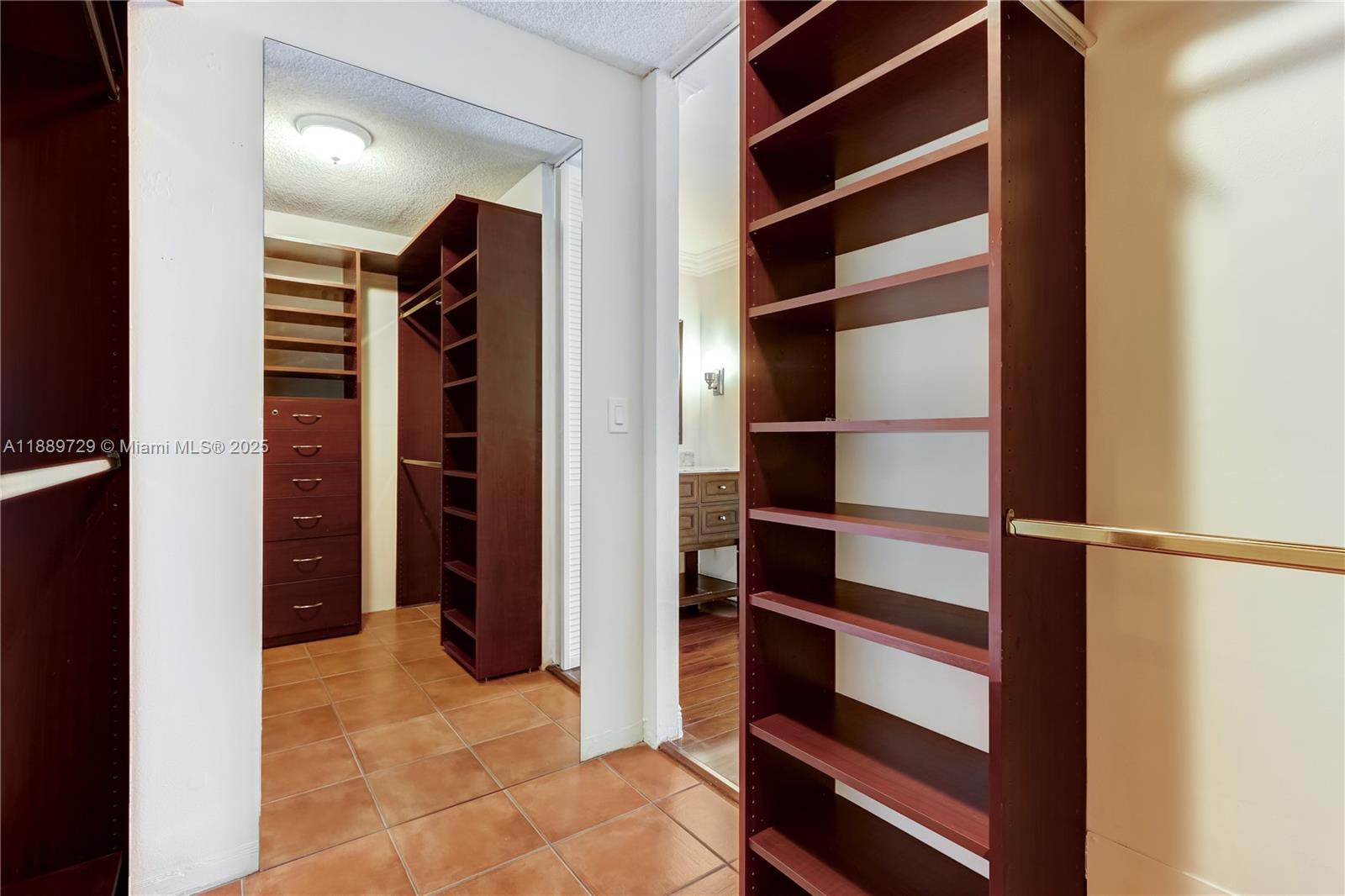 GALEN BREAKERS CONDOMINIU - Residential Lease