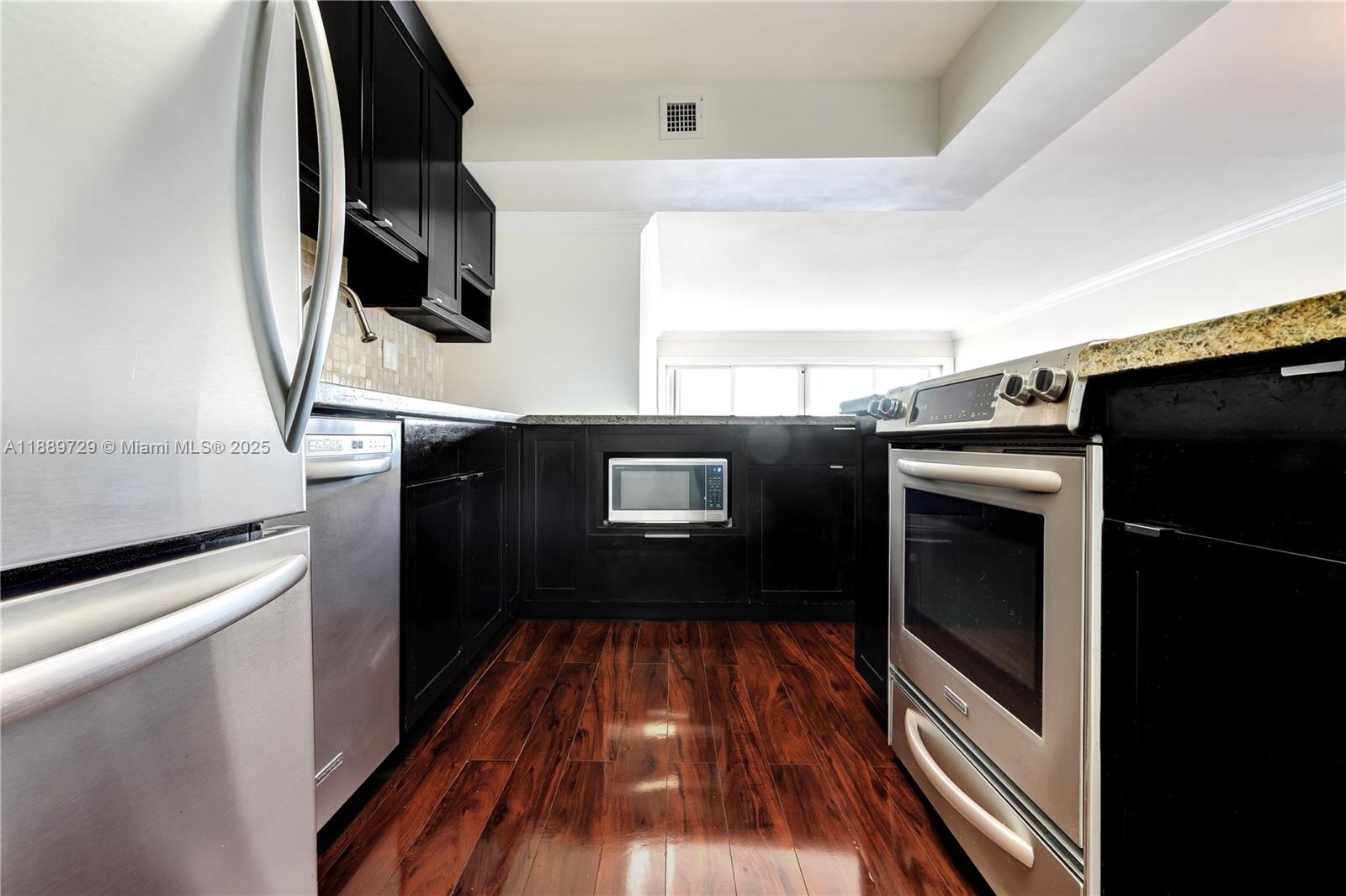 GALEN BREAKERS CONDOMINIU - Residential Lease