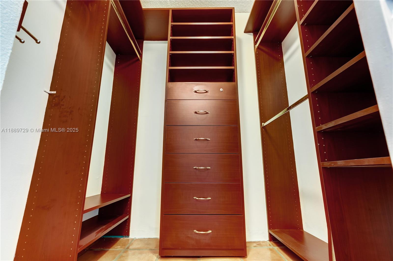 GALEN BREAKERS CONDOMINIU - Residential Lease