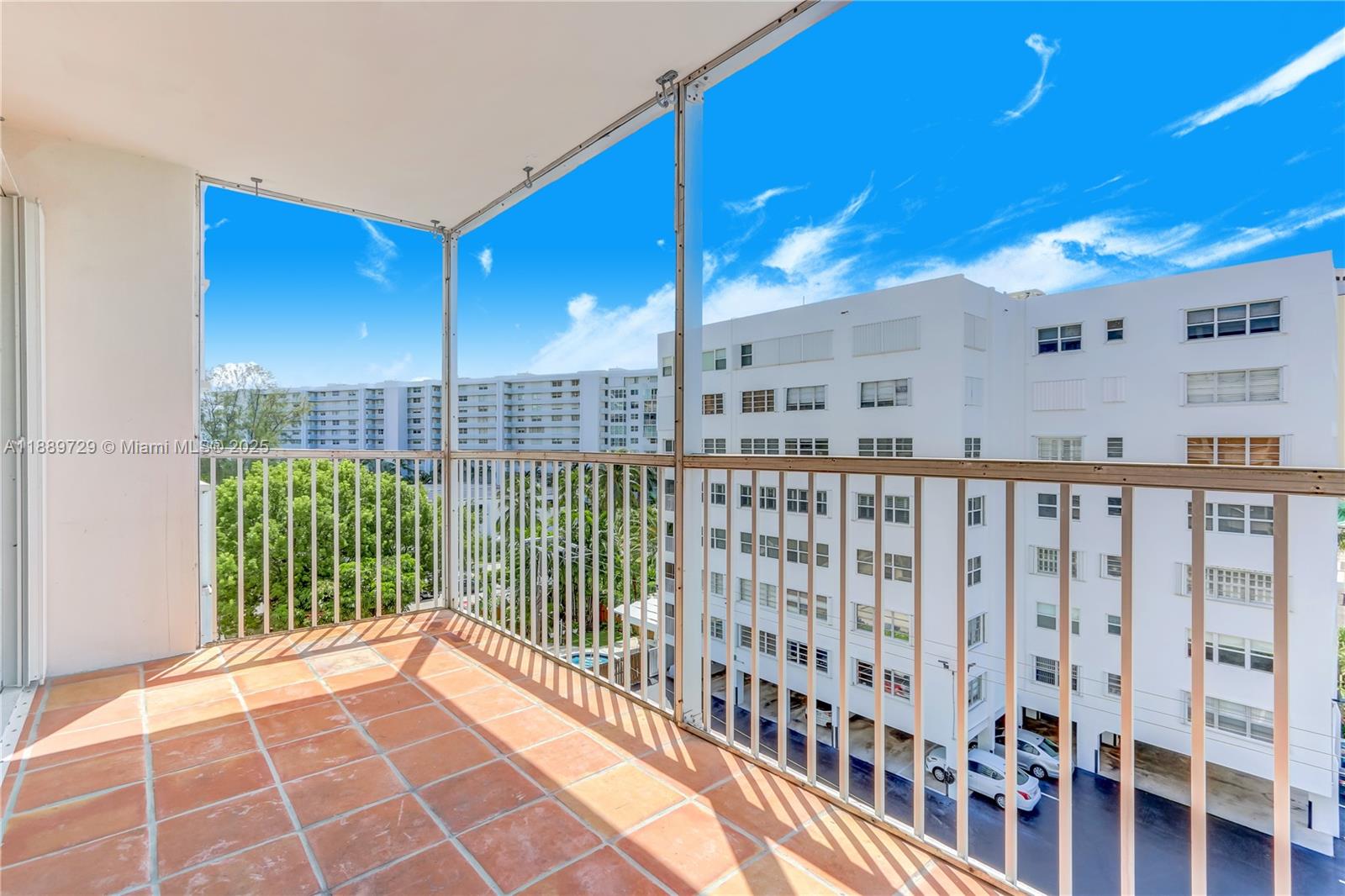 GALEN BREAKERS CONDOMINIU - Residential Lease