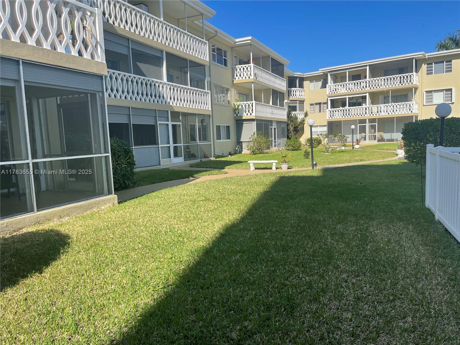 Photo 1 of 450 Golden Isles Dr 1H, Hallandale Beach, Florida, $1,700, Web #: 11783655