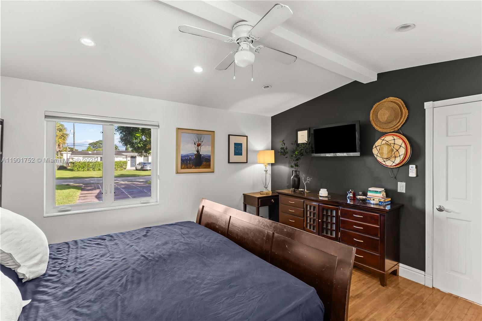 TROPICAL GARDENS ESTATES - Residential