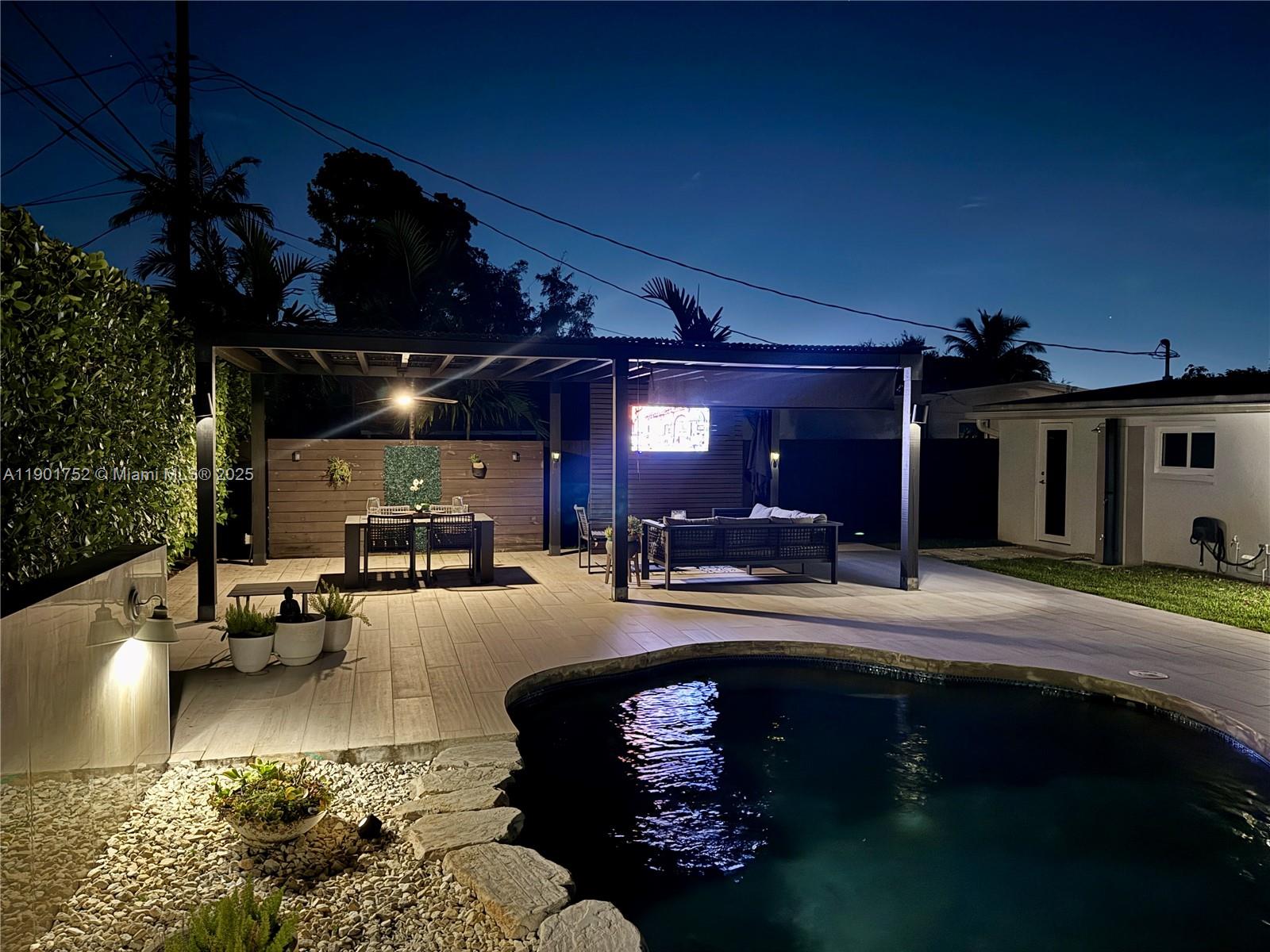 TROPICAL GARDENS ESTATES - Residential