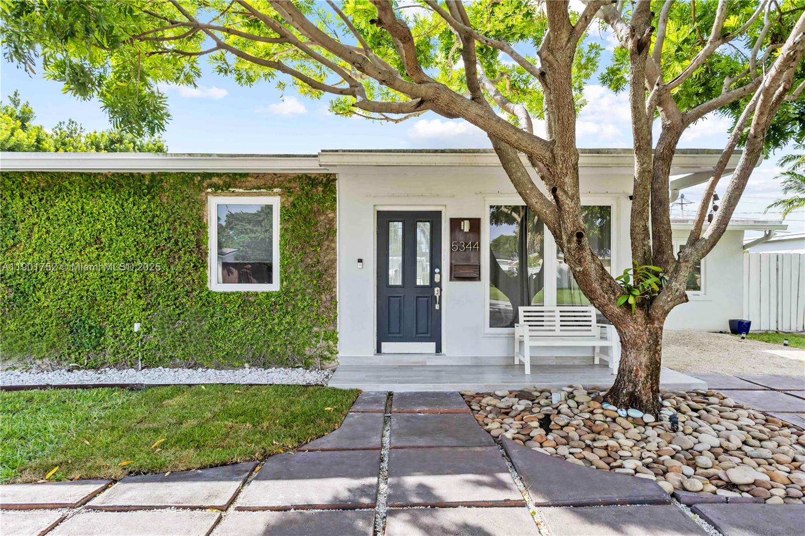 TROPICAL GARDENS ESTATES - Residential