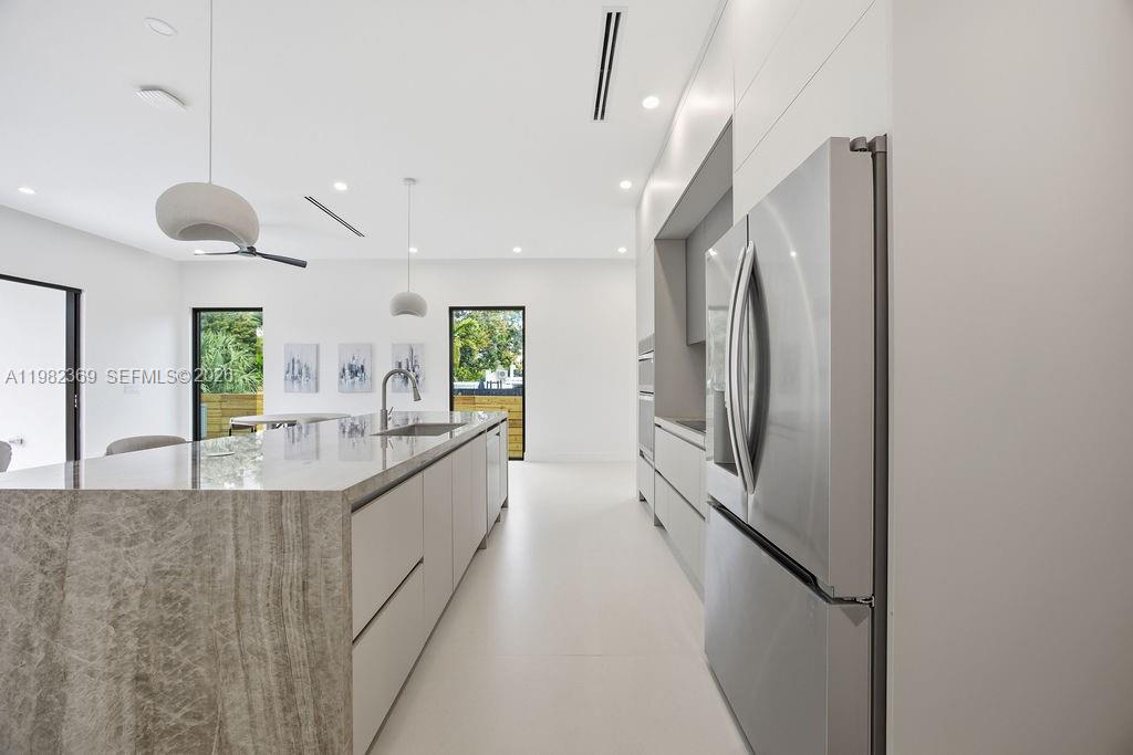 HOLIDAY HEIGHTS - Residential Lease