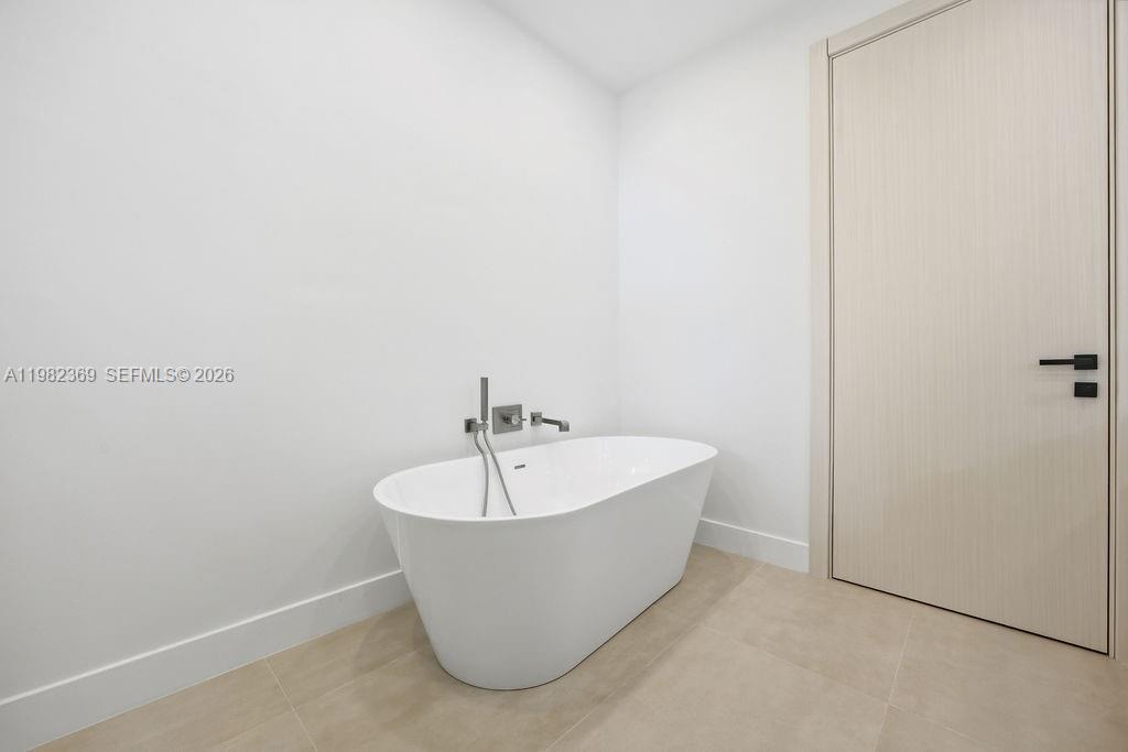 HOLIDAY HEIGHTS - Residential Lease