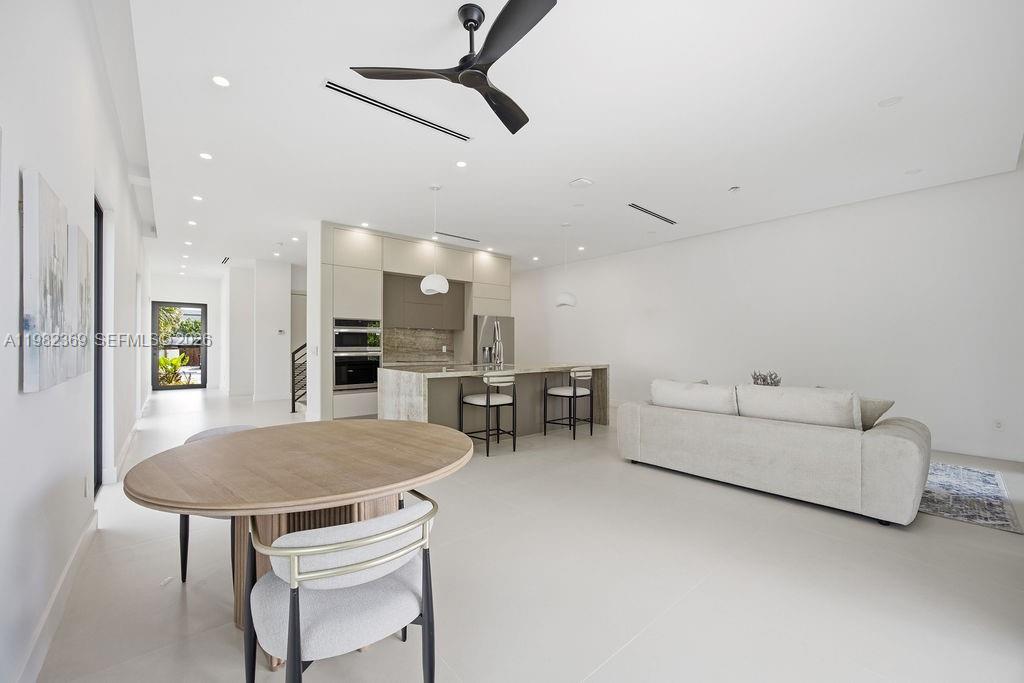 HOLIDAY HEIGHTS - Residential Lease