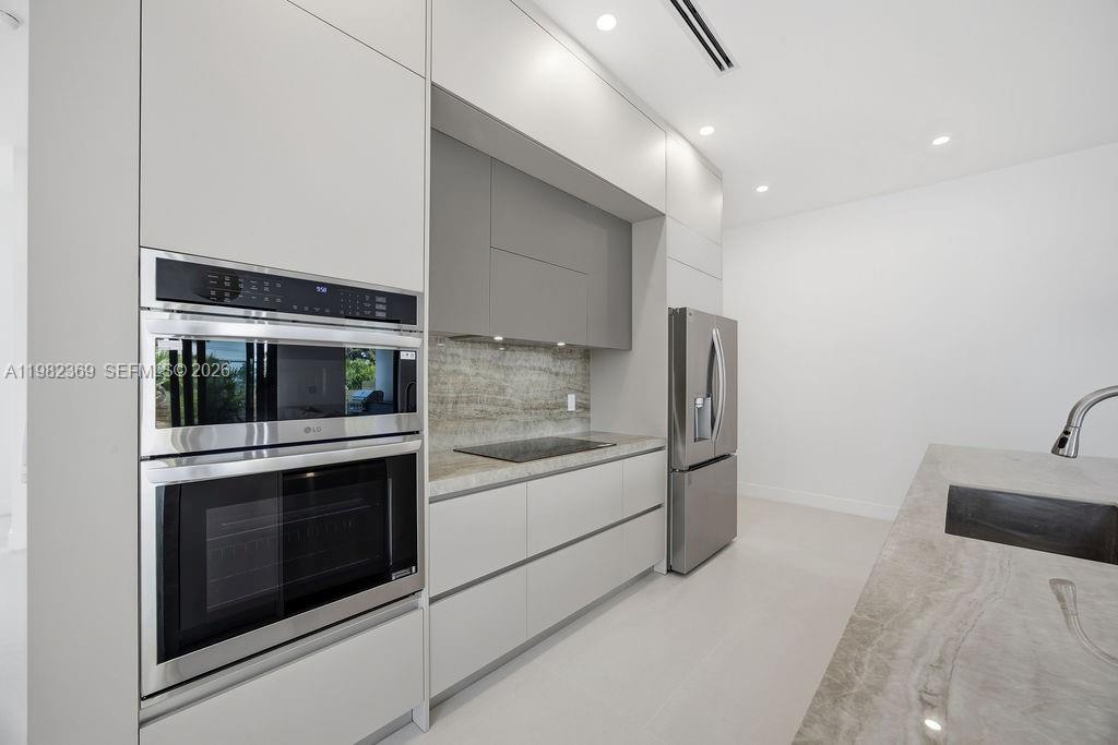 HOLIDAY HEIGHTS - Residential Lease