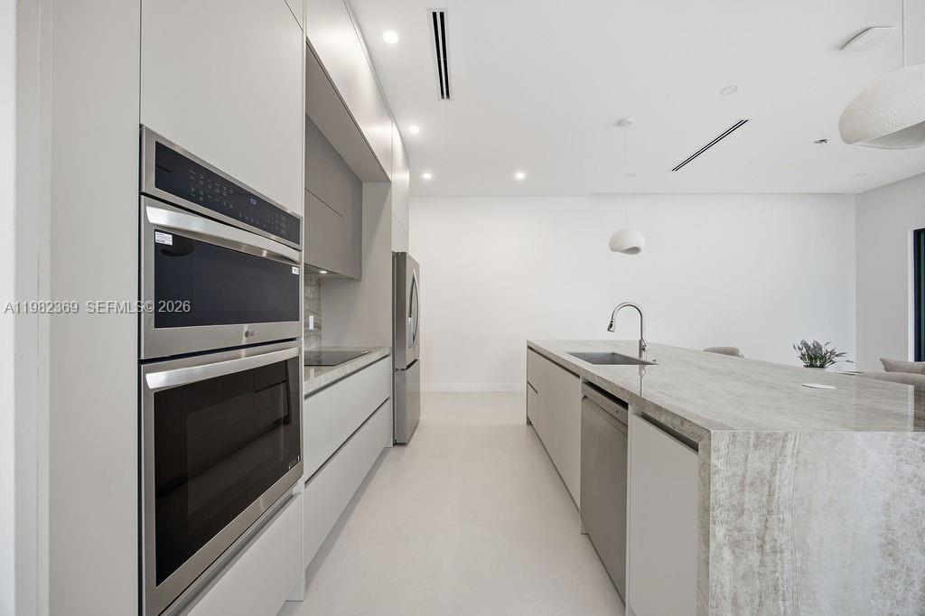 HOLIDAY HEIGHTS - Residential Lease