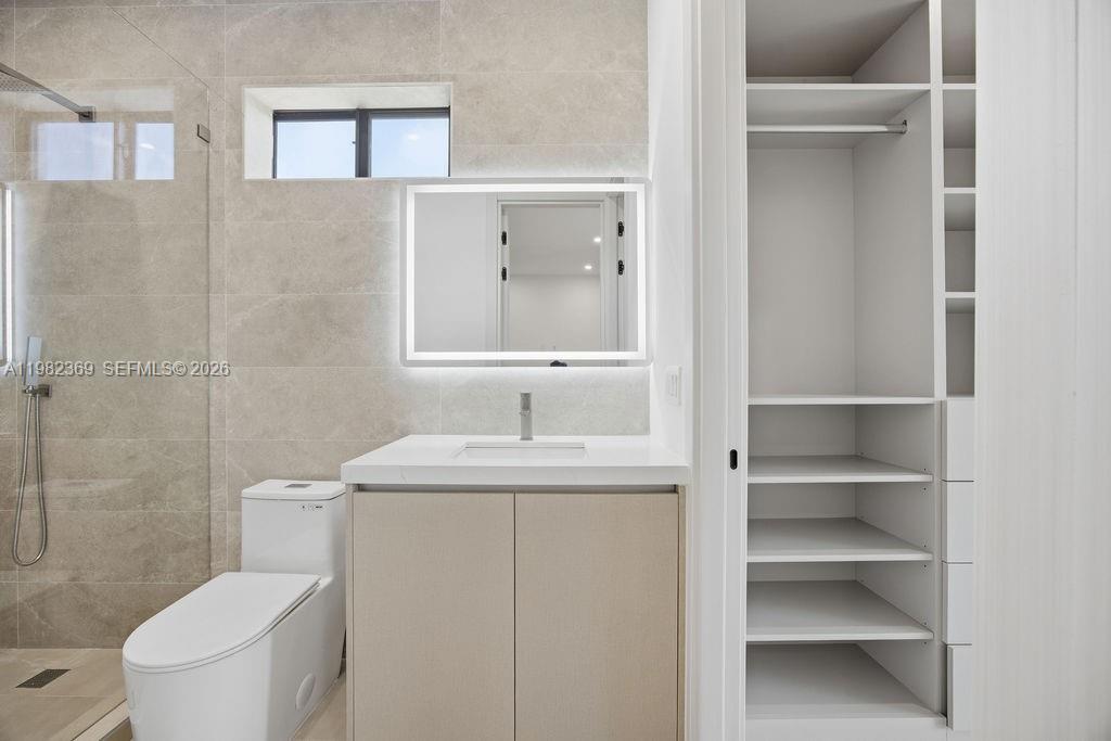 HOLIDAY HEIGHTS - Residential Lease