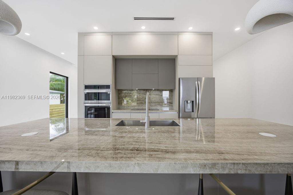 HOLIDAY HEIGHTS - Residential Lease