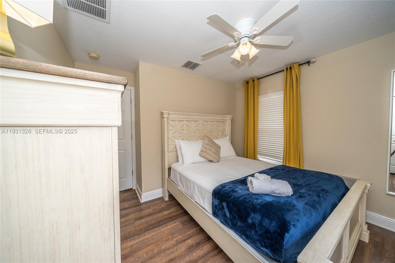 80S | OAKS AT RIVERVIEW - Residential