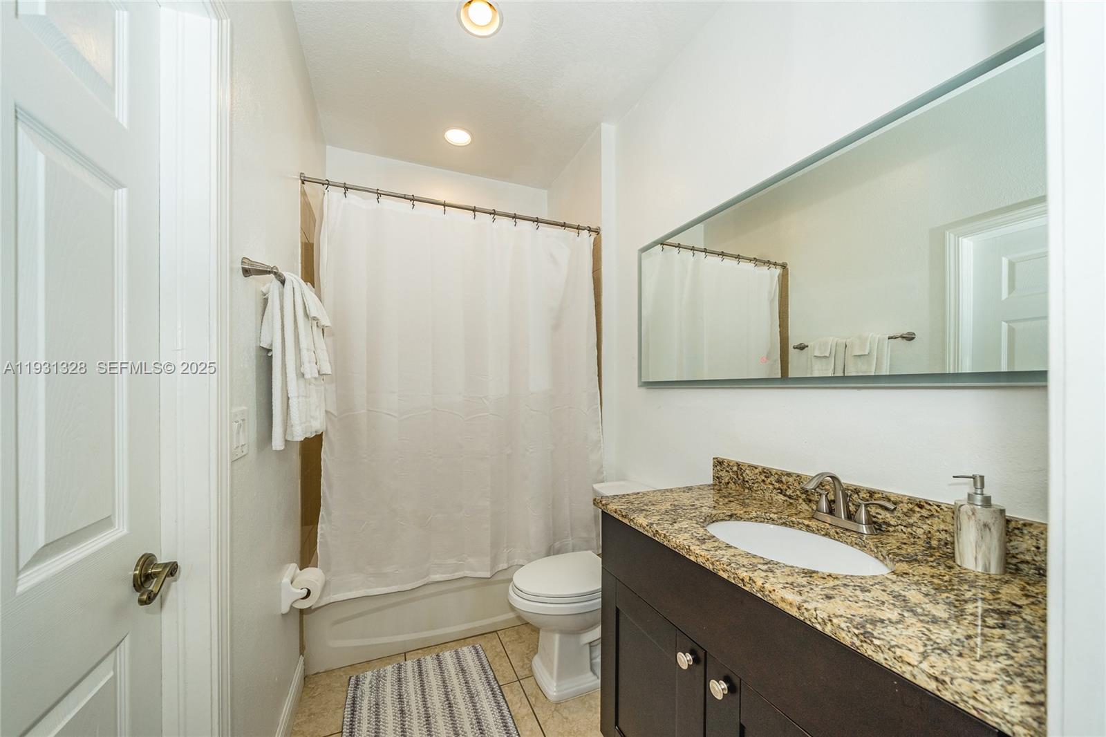 80S | OAKS AT RIVERVIEW - Residential