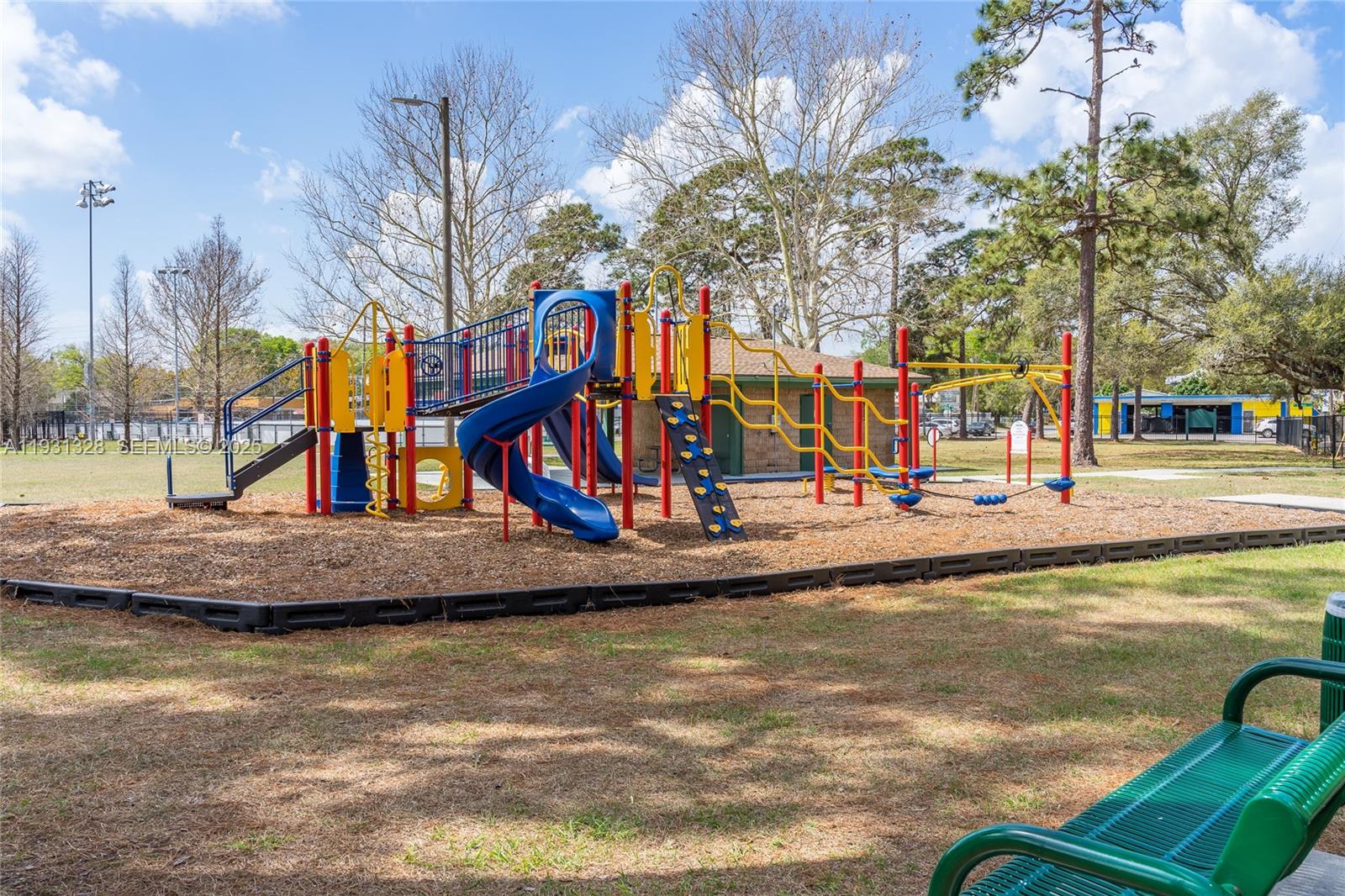 80S | OAKS AT RIVERVIEW - Residential